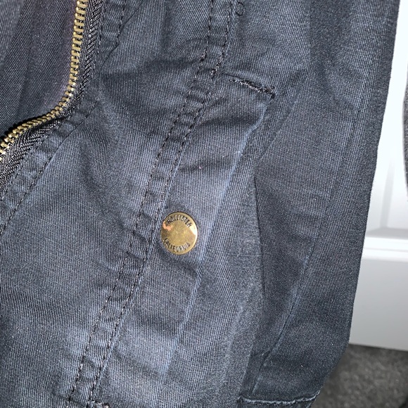 Light Jacket - Picture 6 of 8